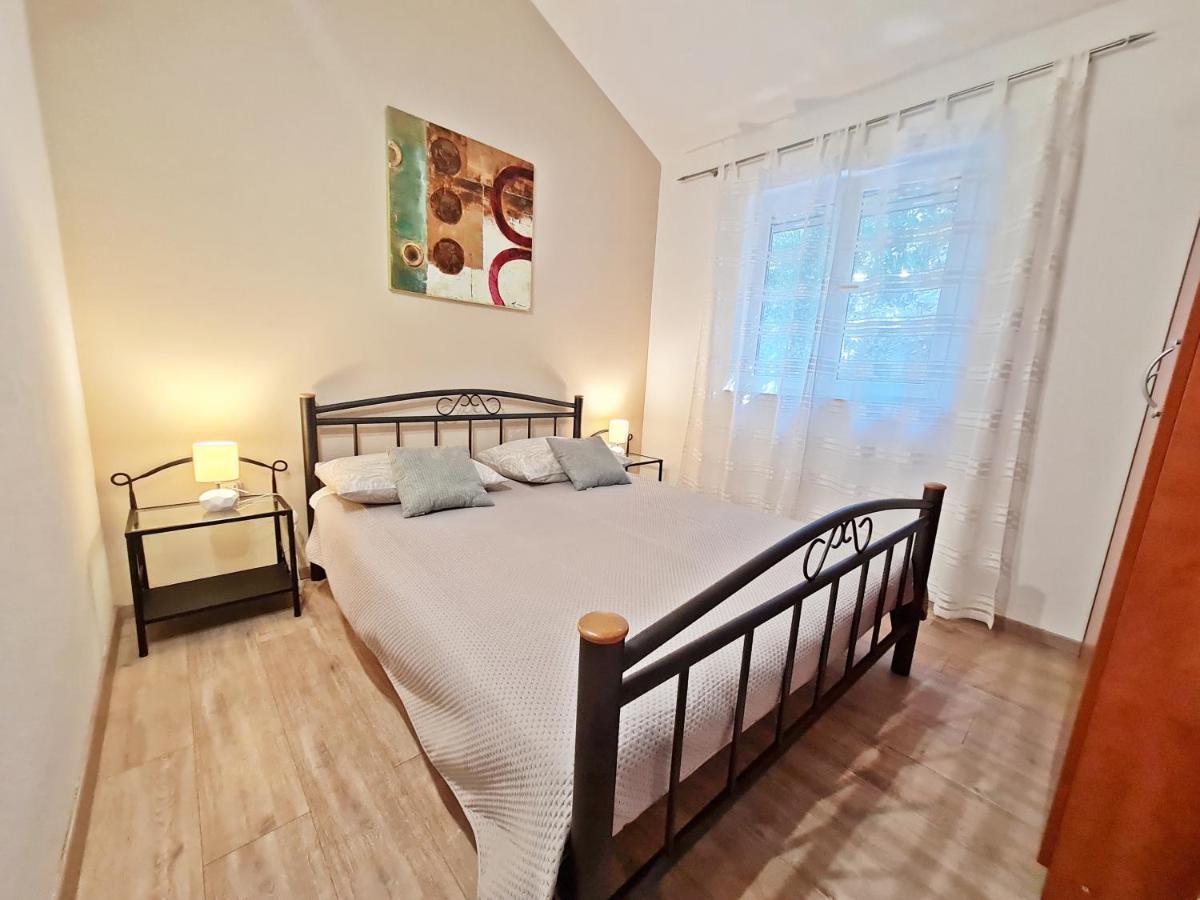 Apartment Ivana Borak Omiš Dış mekan fotoğraf